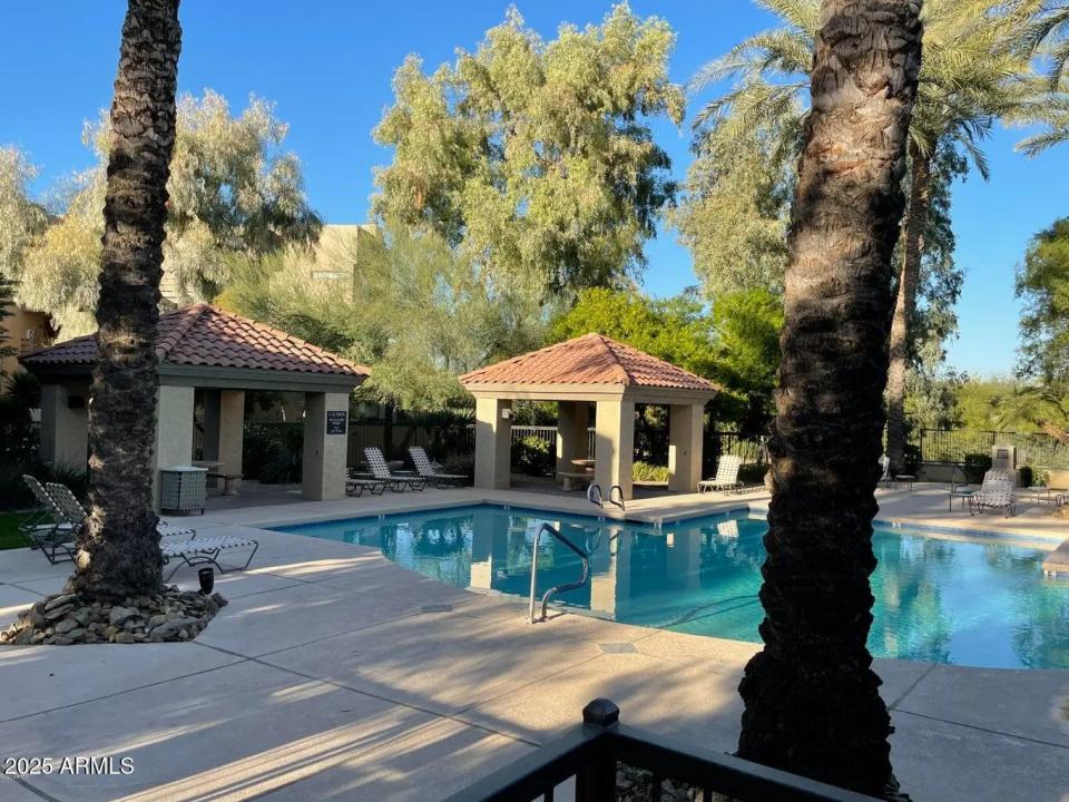Real Estate Picture 7