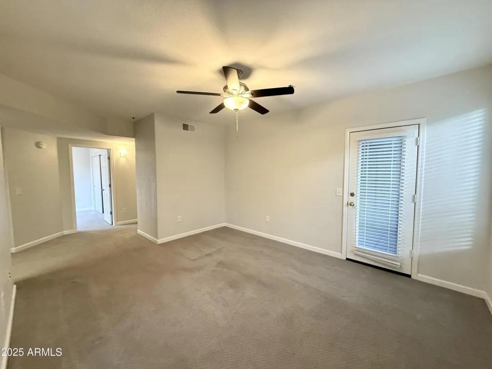 Real Estate Picture 4