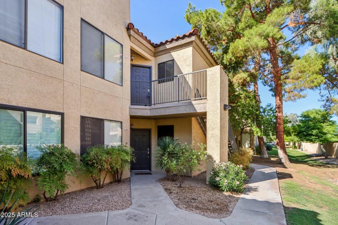 Real Estate Picture 3