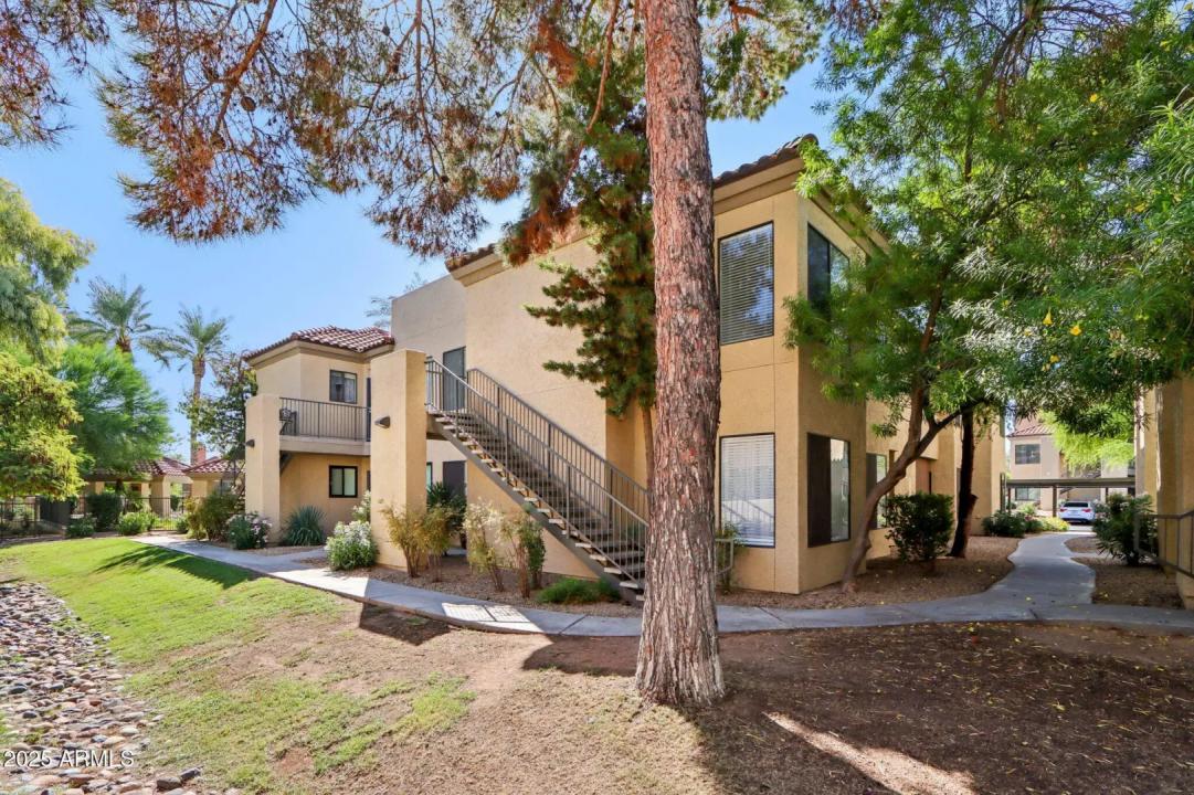 Real Estate Picture 26