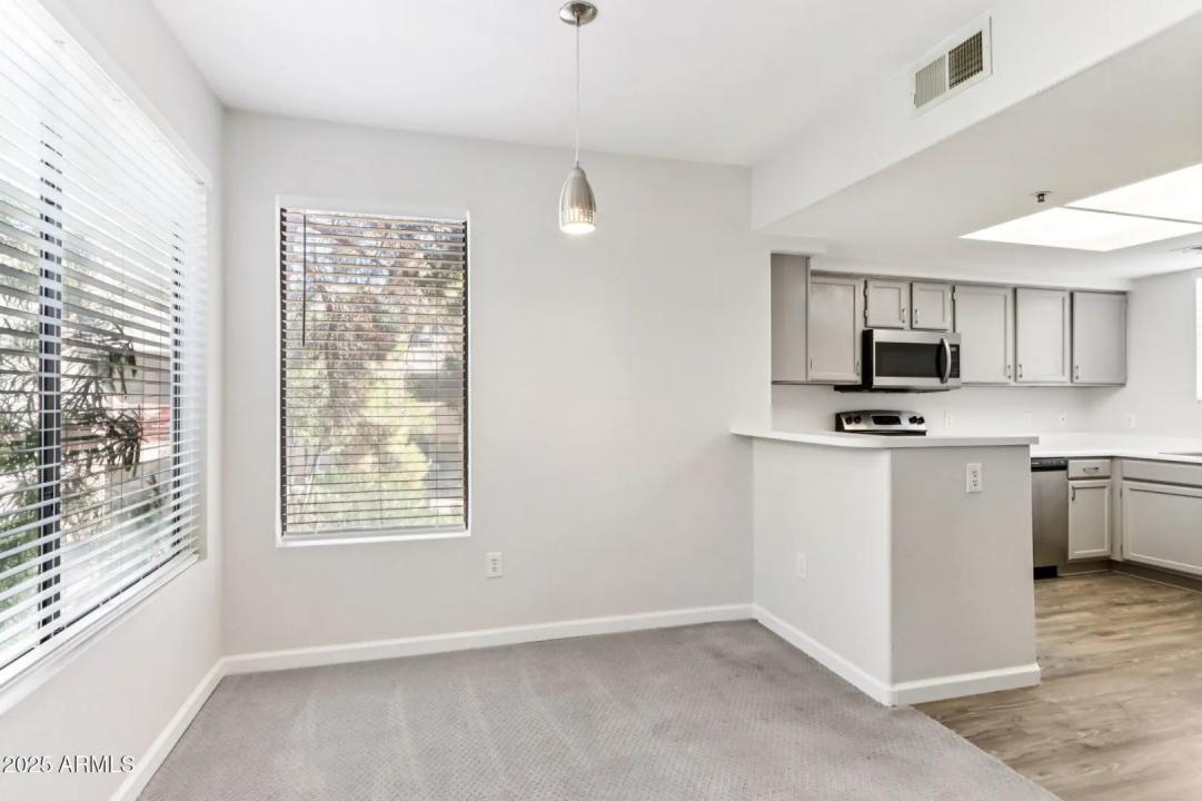 Real Estate Picture 8