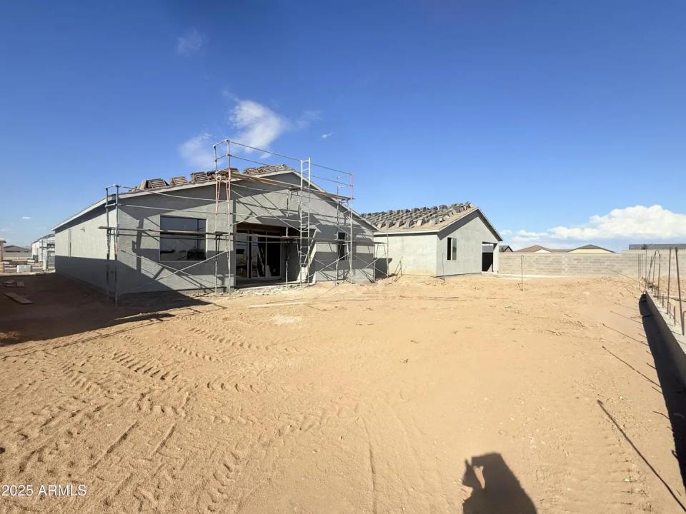 Real Estate Picture 11