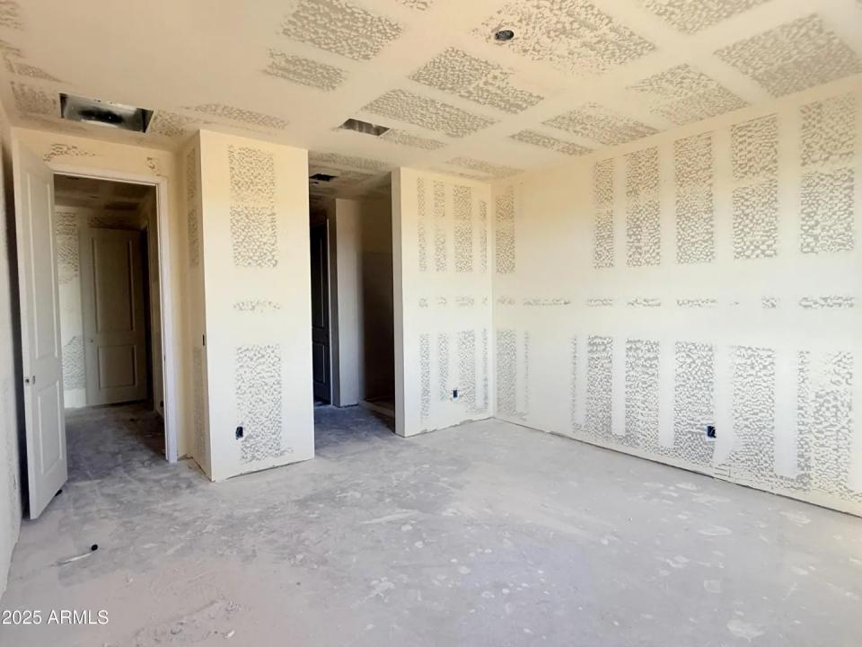 Real Estate Picture 13