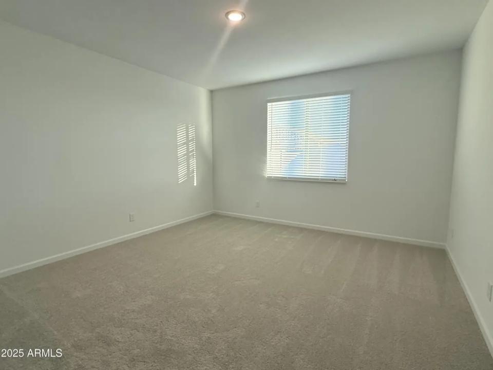 Real Estate Picture 14