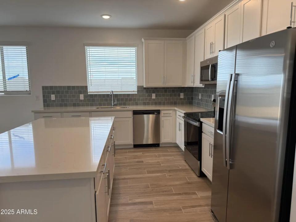 Real Estate Picture 5