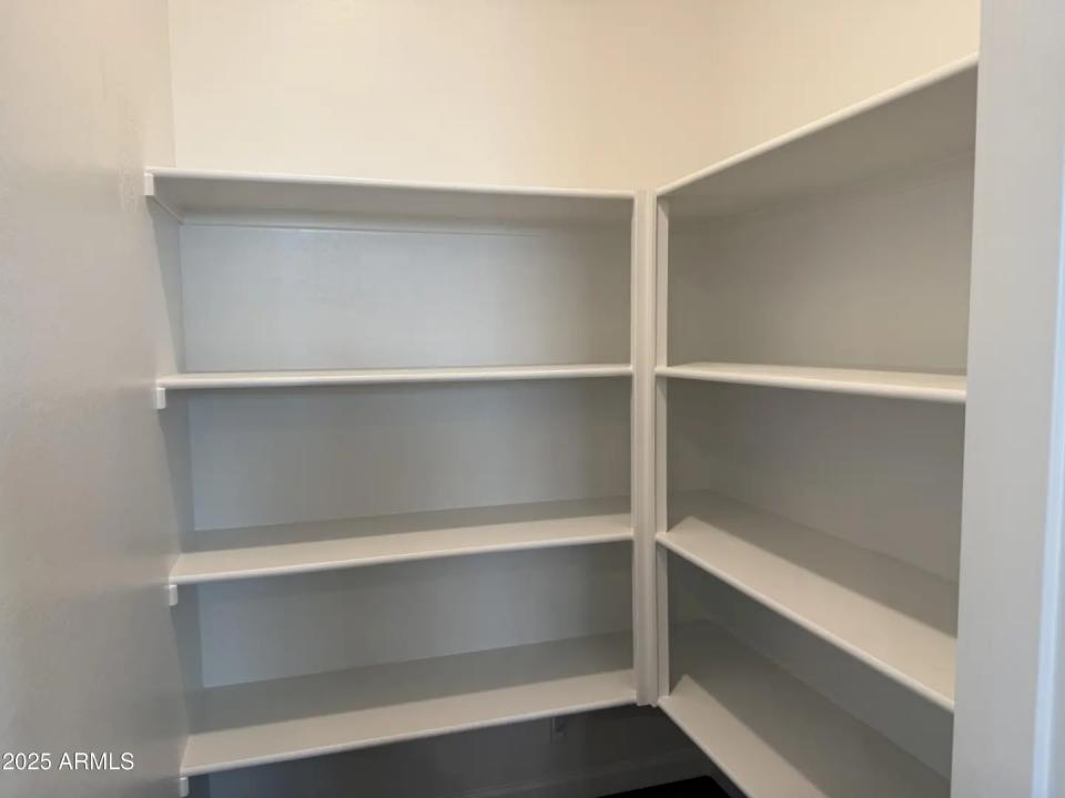 Real Estate Picture 7