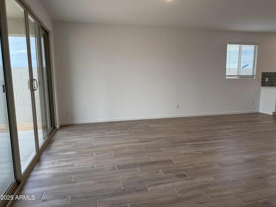 Real Estate Picture 9