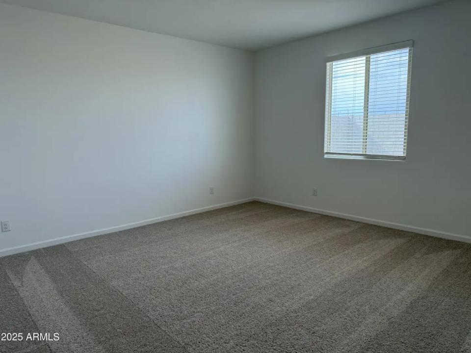 Real Estate Picture 17