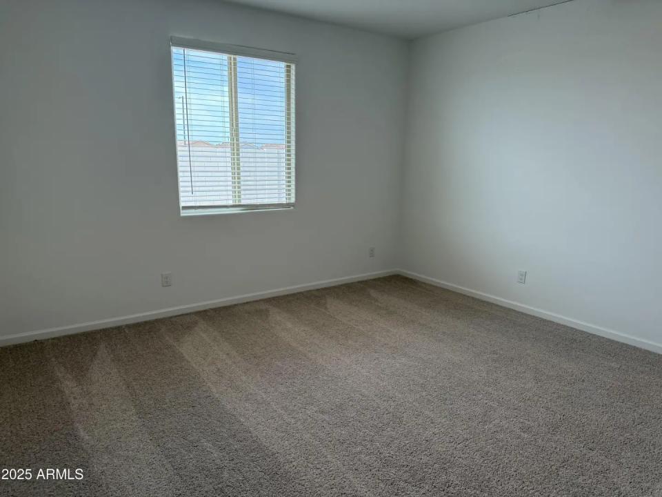 Real Estate Picture 18