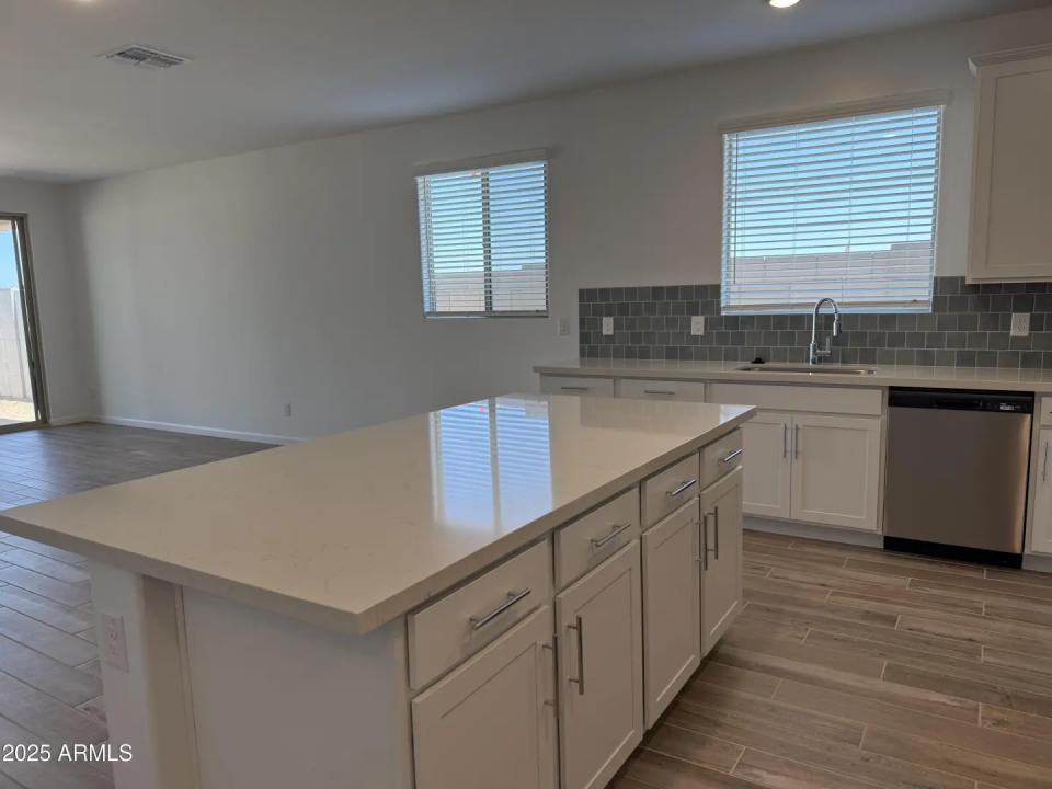 Real Estate Picture 6