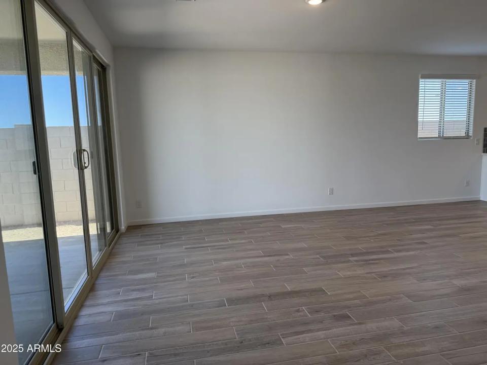 Real Estate Picture 10
