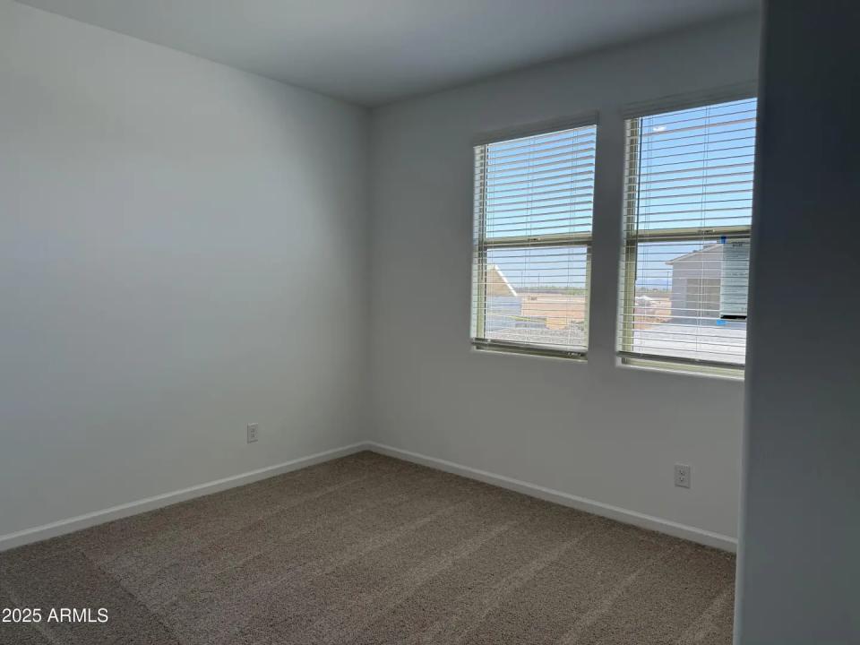 Real Estate Picture 11