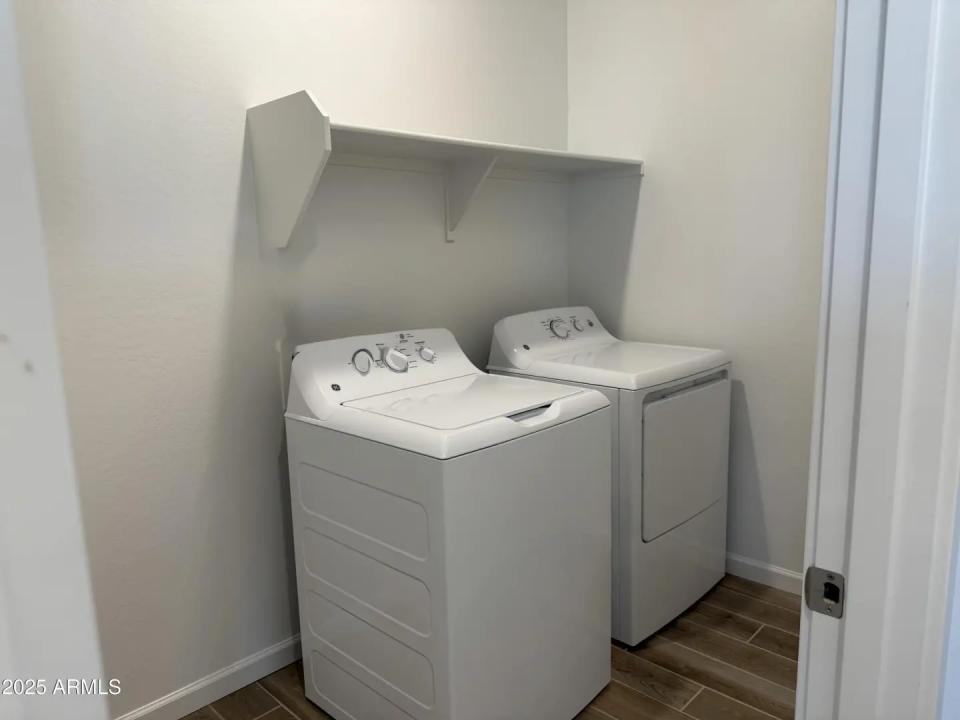 Real Estate Picture 14