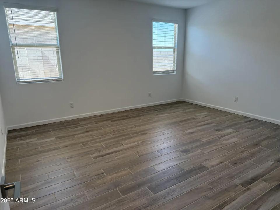Real Estate Picture 15