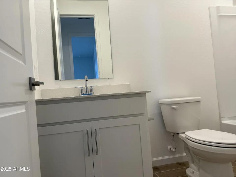 Real Estate Picture 16