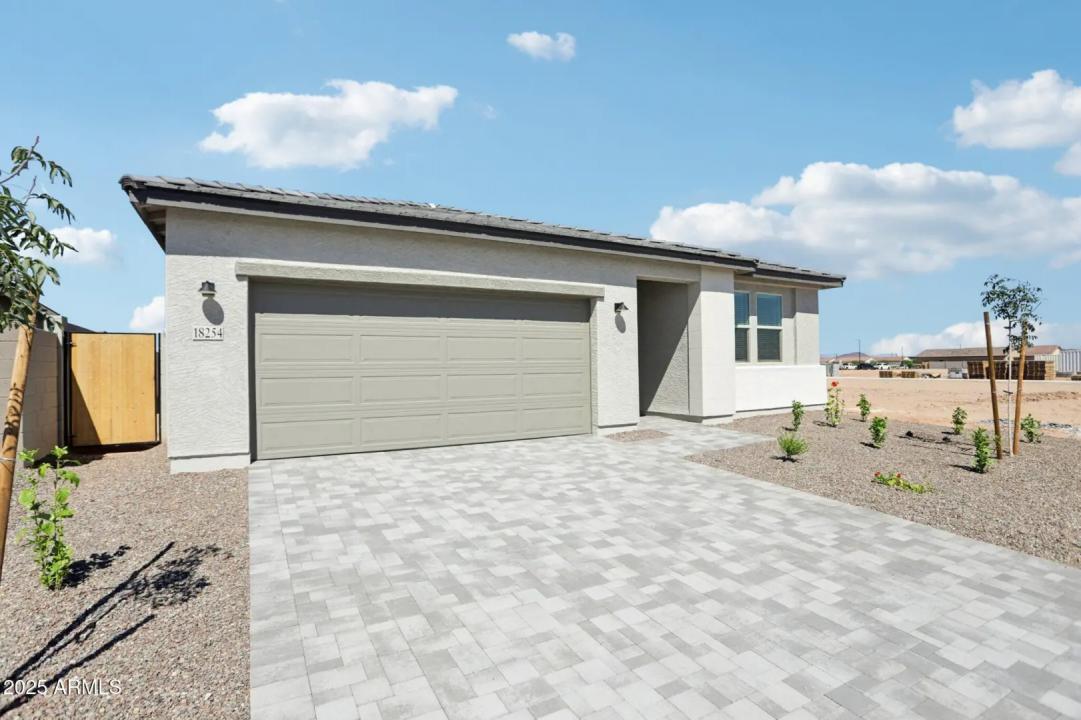 Real Estate Picture 3