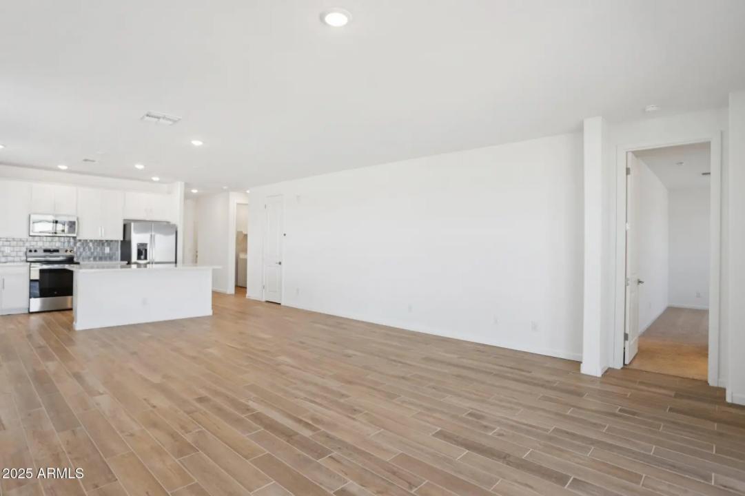 Real Estate Picture 6