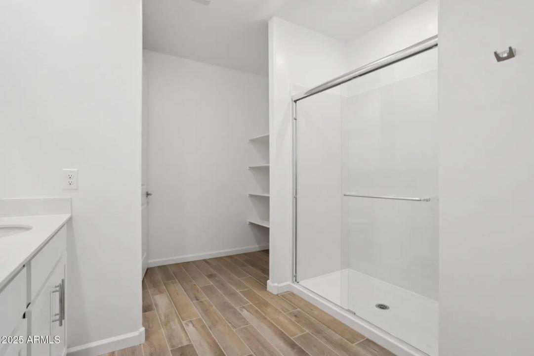 Real Estate Picture 15