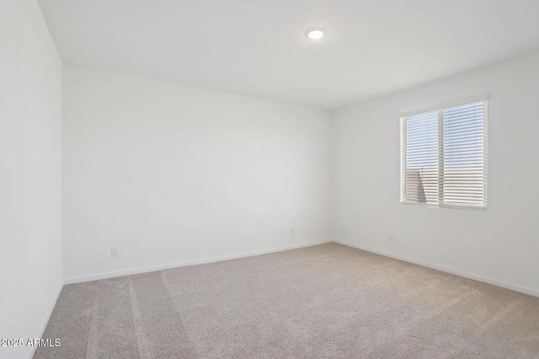 Real Estate Picture 17