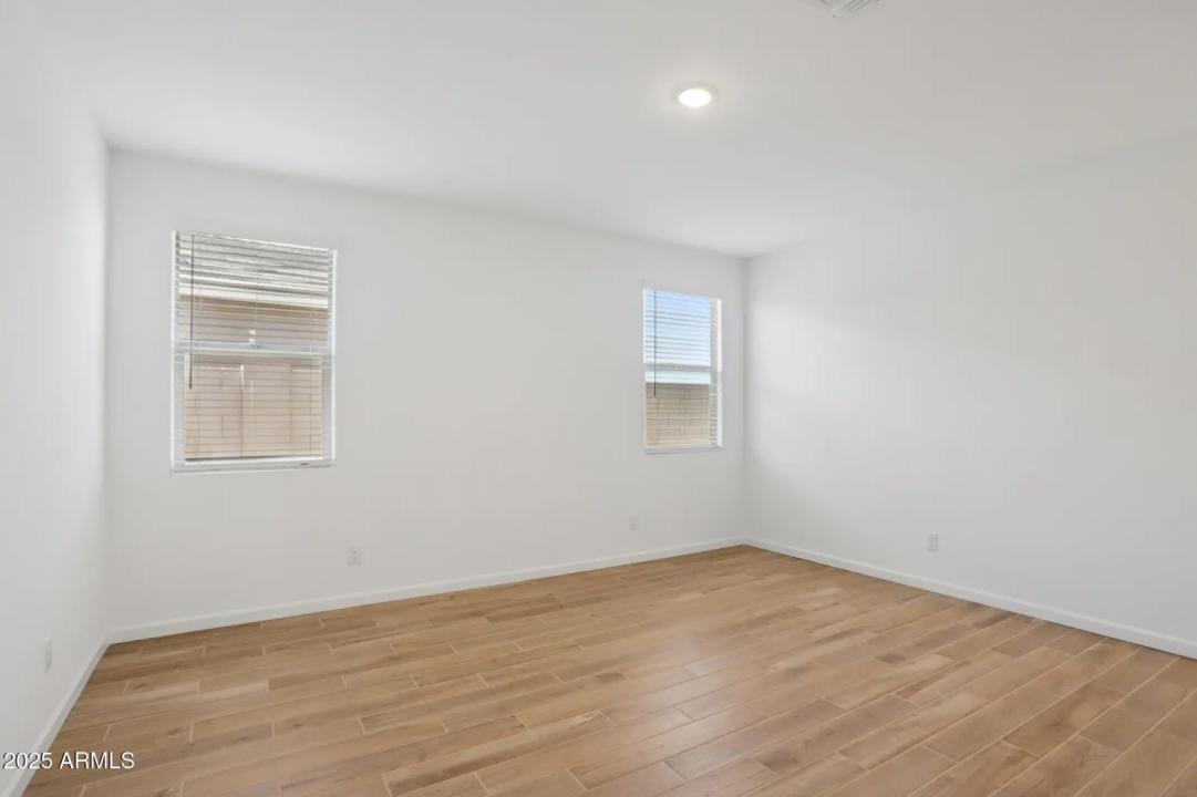 Real Estate Picture 21
