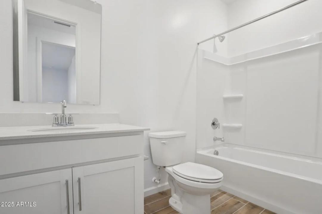Real Estate Picture 28