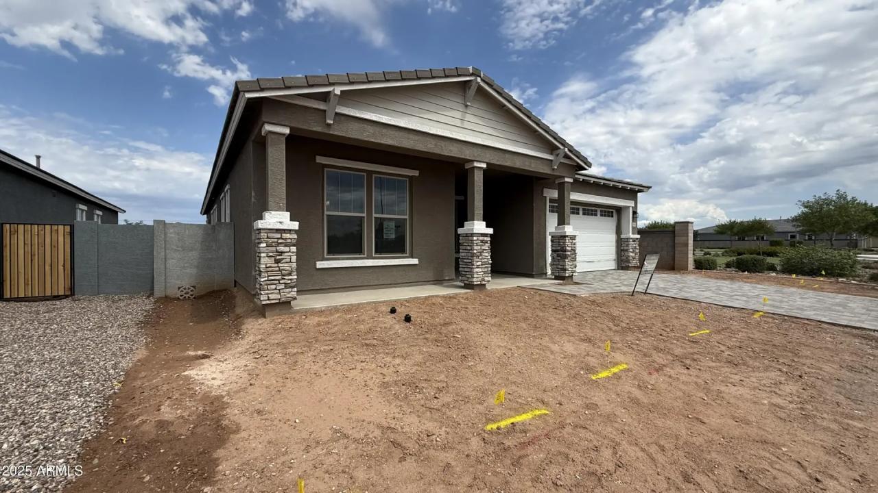 Real Estate Picture 4