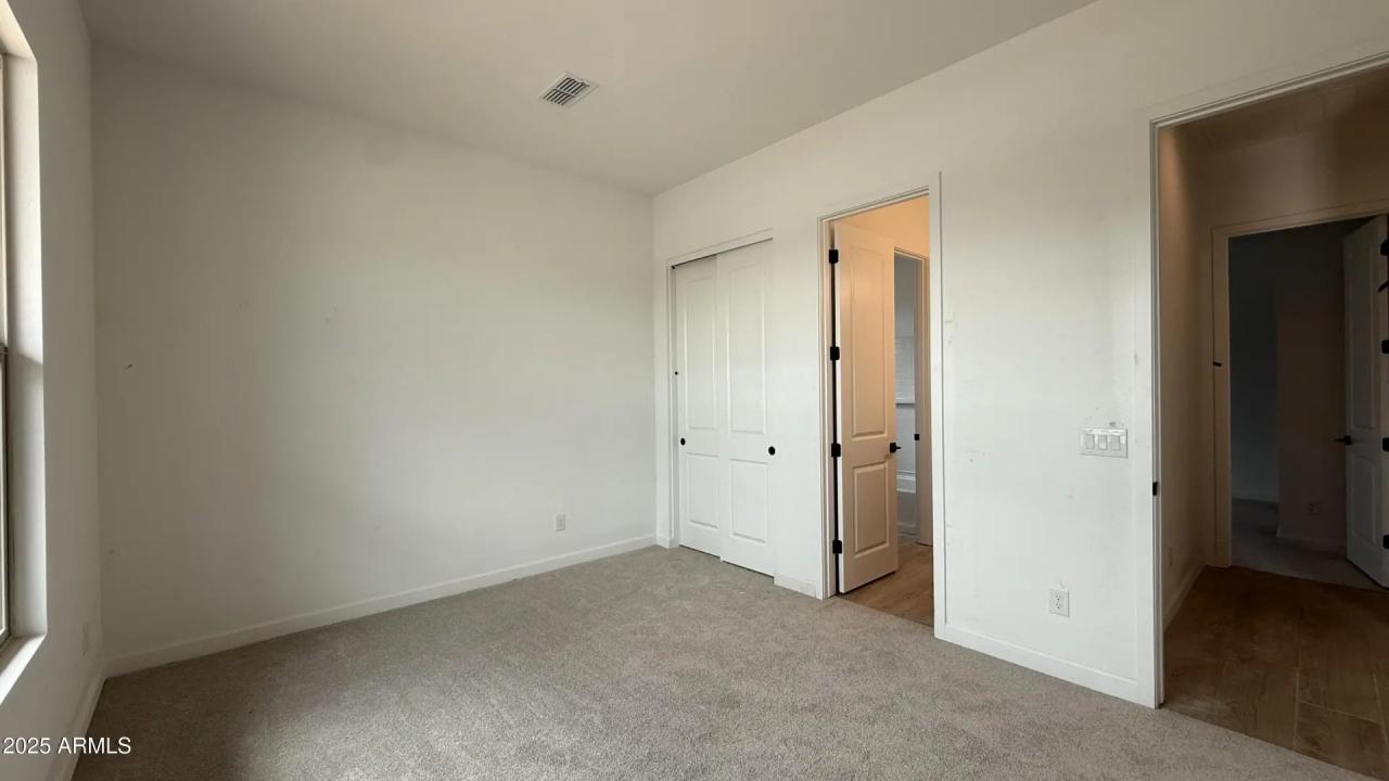 Real Estate Picture 7