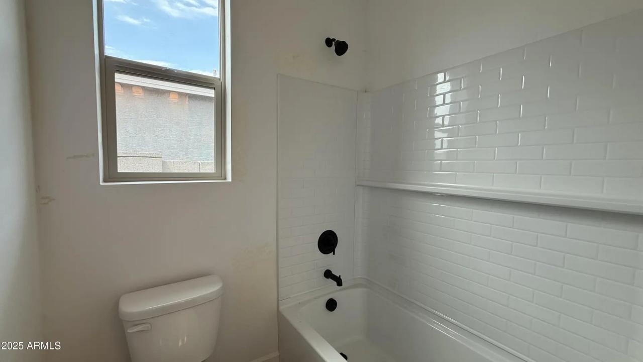 Real Estate Picture 9