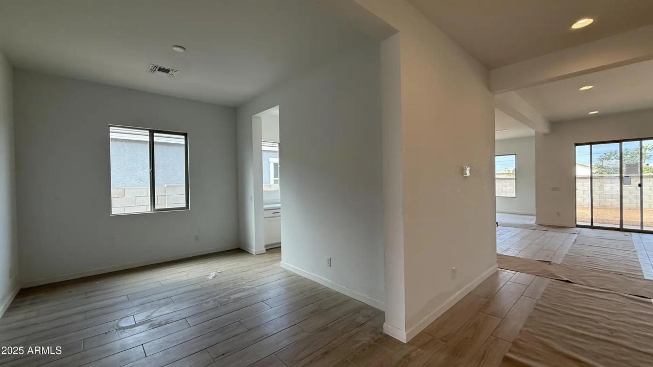Real Estate Picture 11