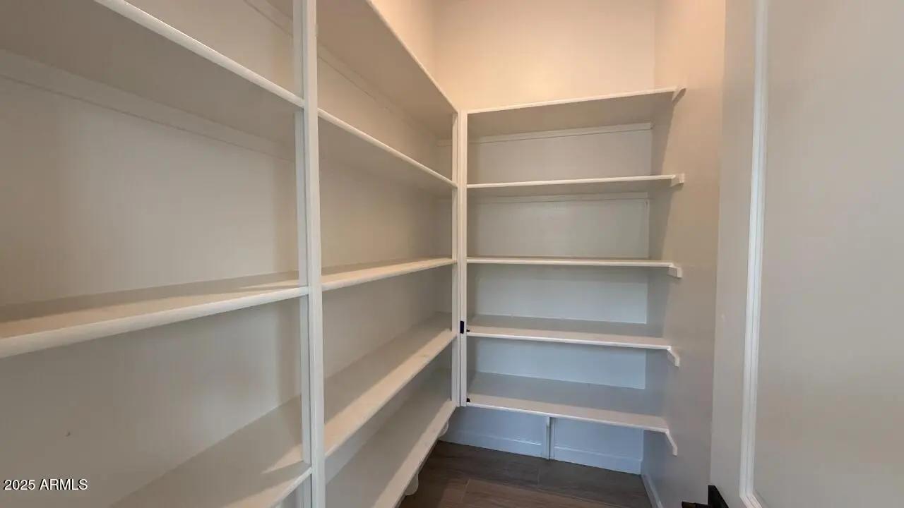 Real Estate Picture 14