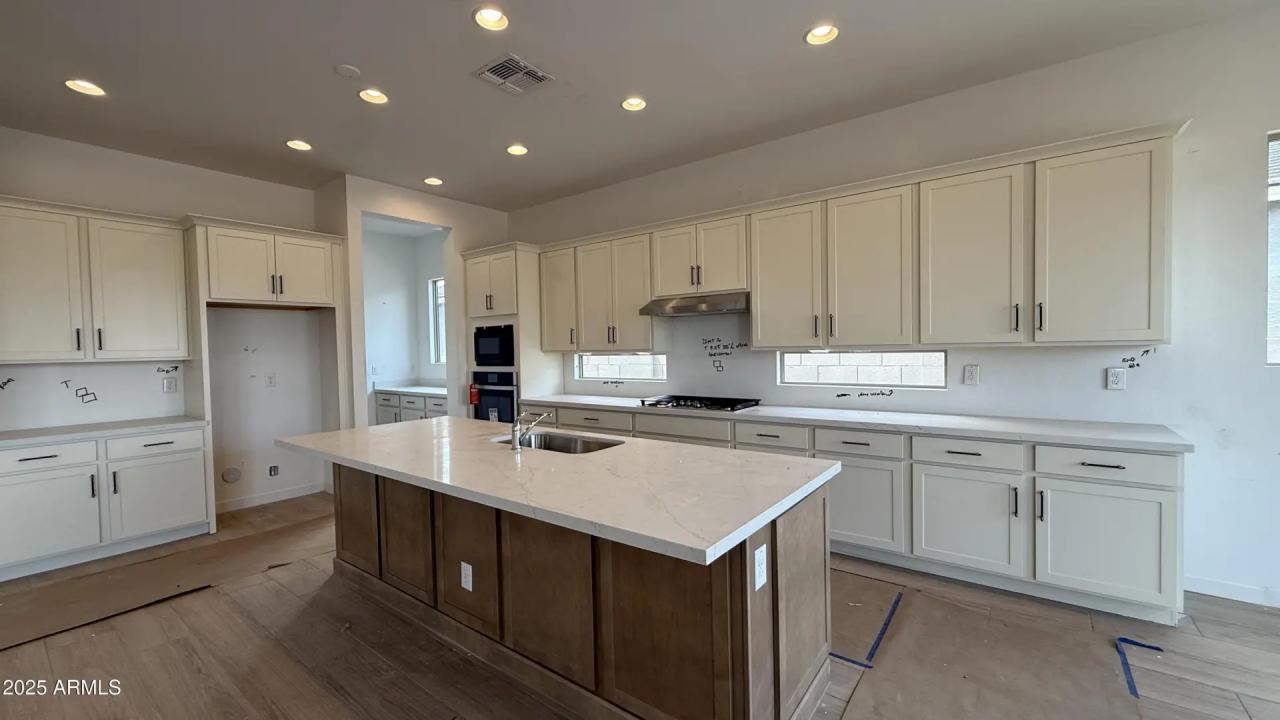 Real Estate Picture 17