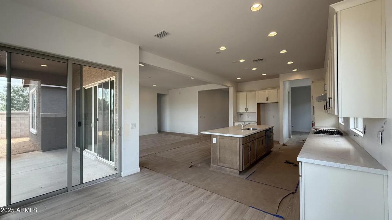 Real Estate Picture 18