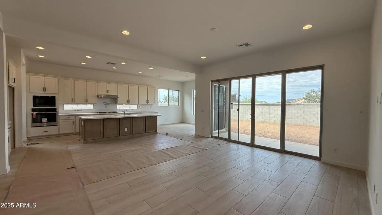 Real Estate Picture 19