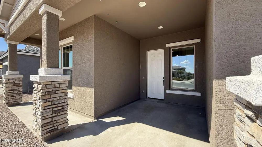 Real Estate Picture 5