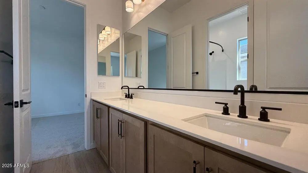 Real Estate Picture 9