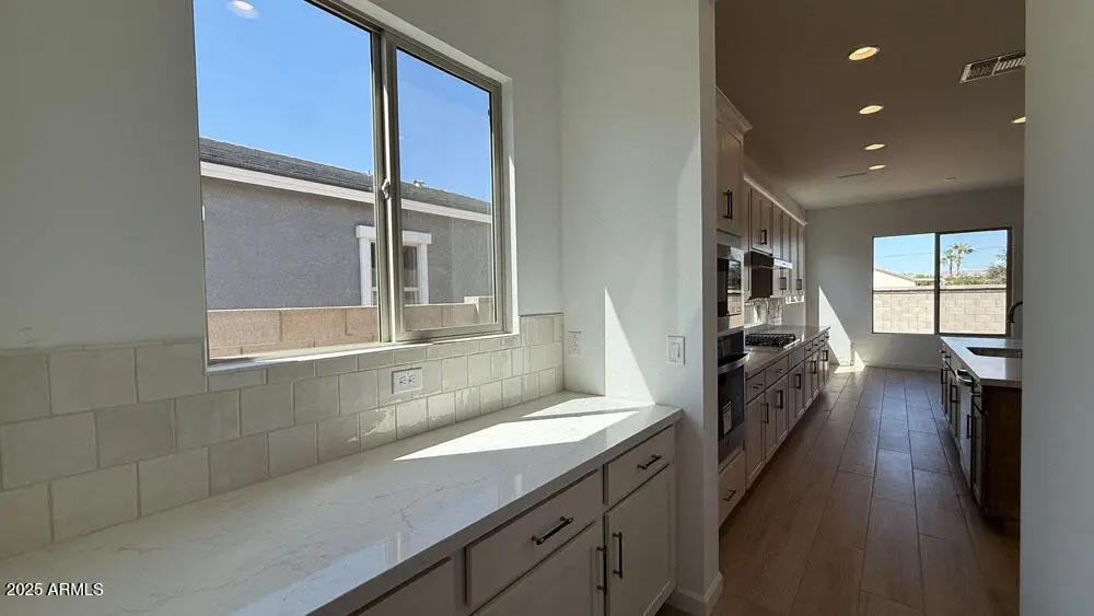 Real Estate Picture 15