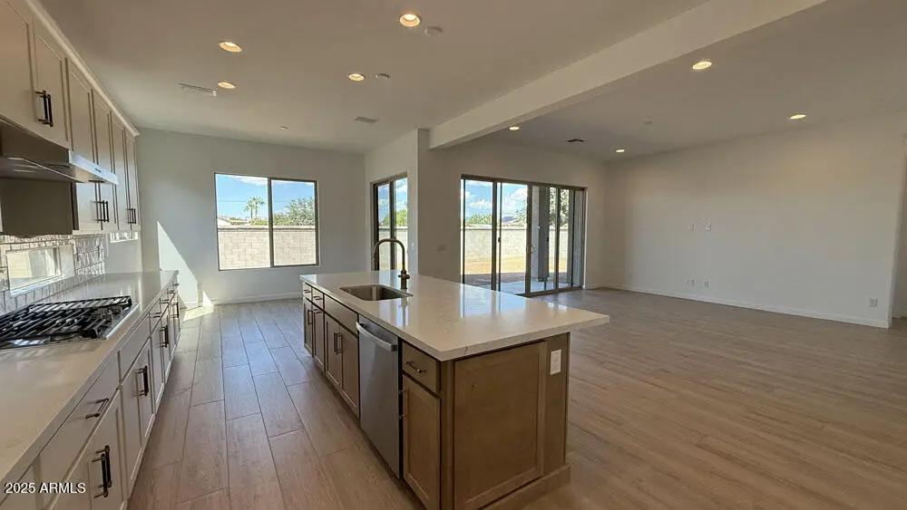 Real Estate Picture 17