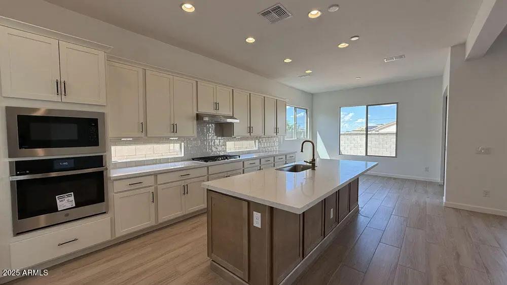 Real Estate Picture 35