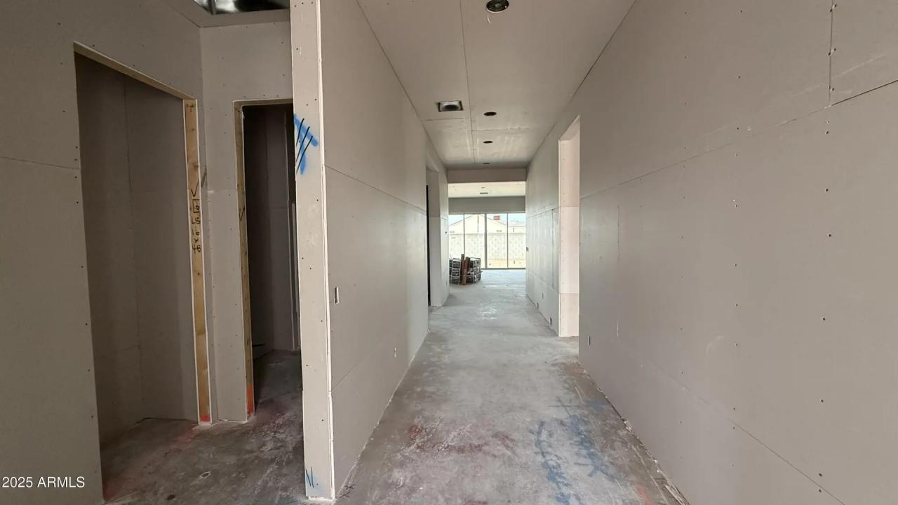 Real Estate Picture 3