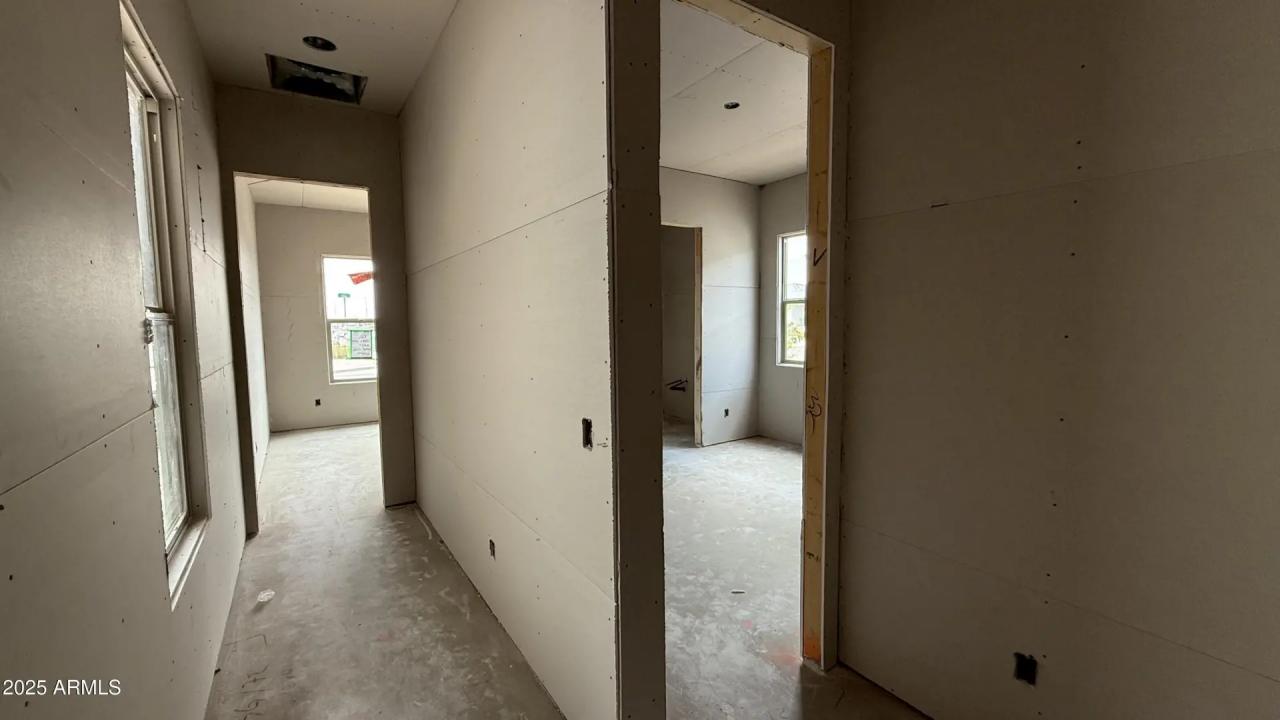 Real Estate Picture 4