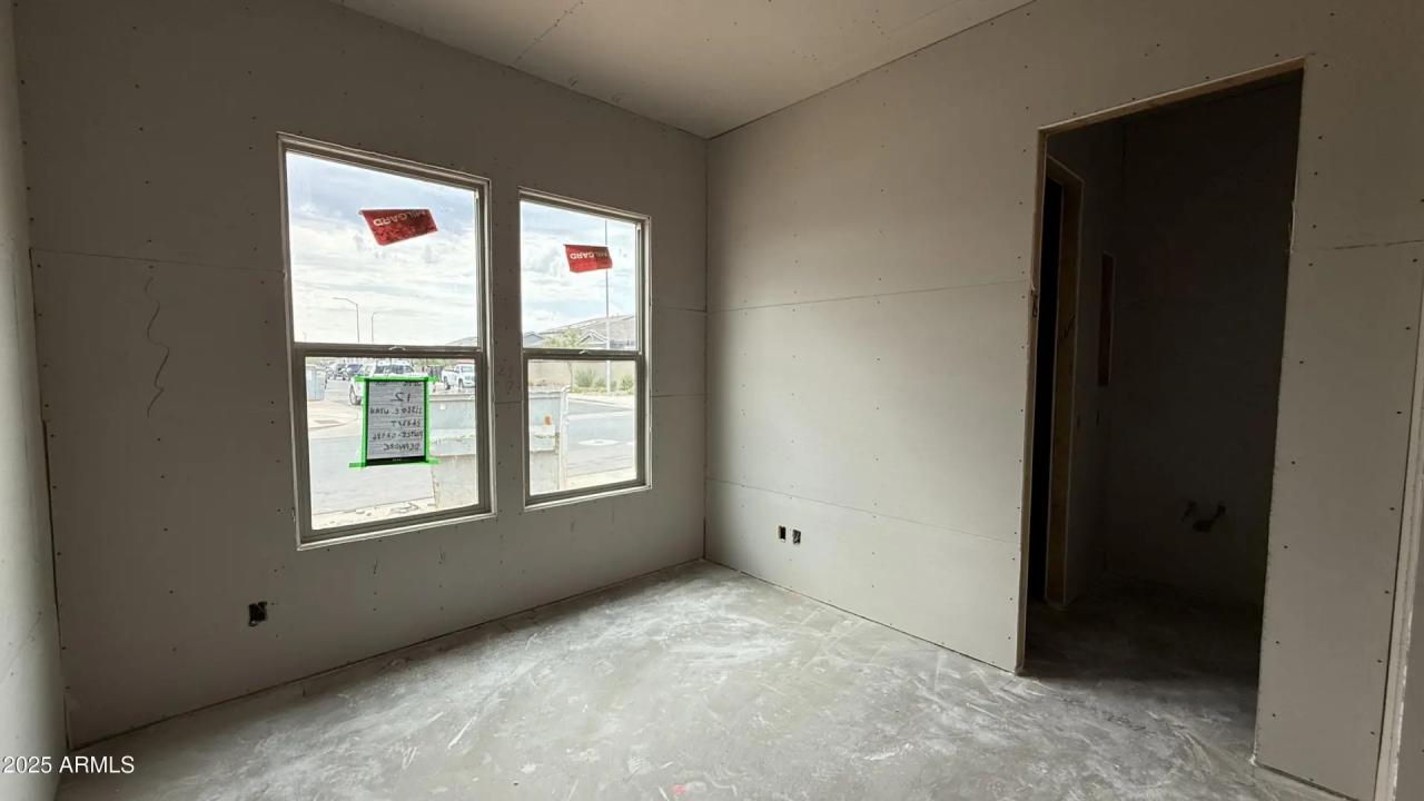 Real Estate Picture 5