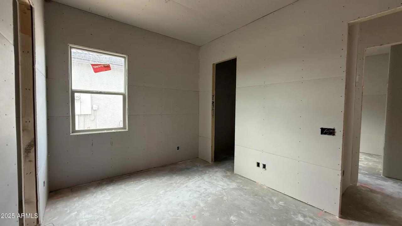 Real Estate Picture 7