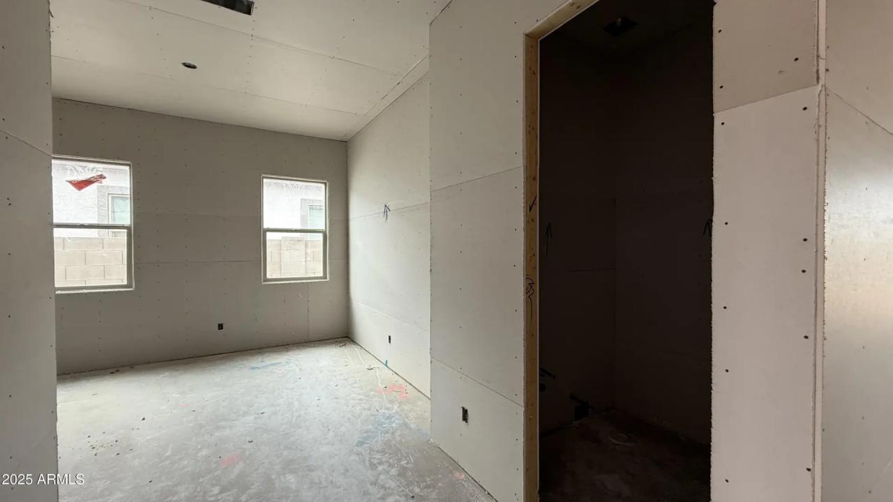 Real Estate Picture 9