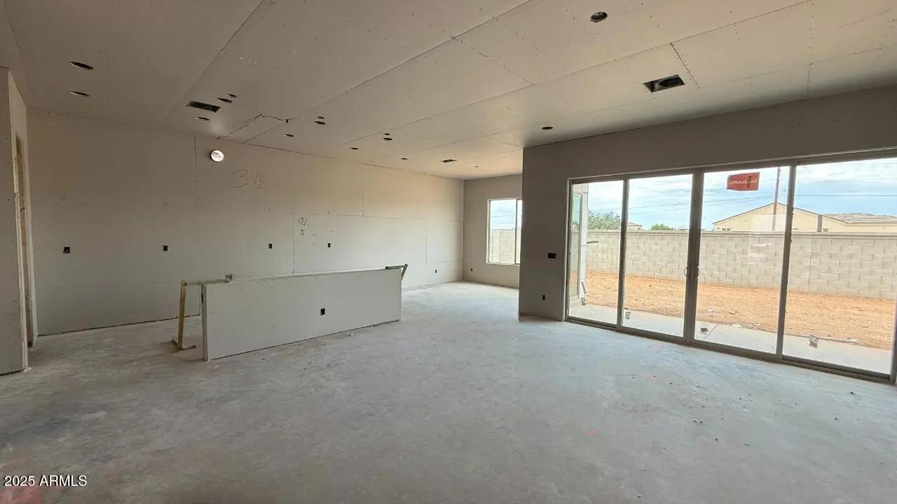 Real Estate Picture 10