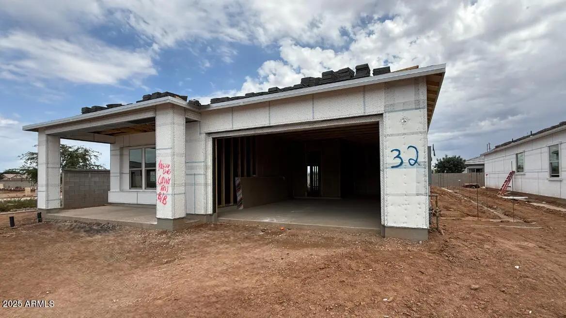 Real Estate Picture 3