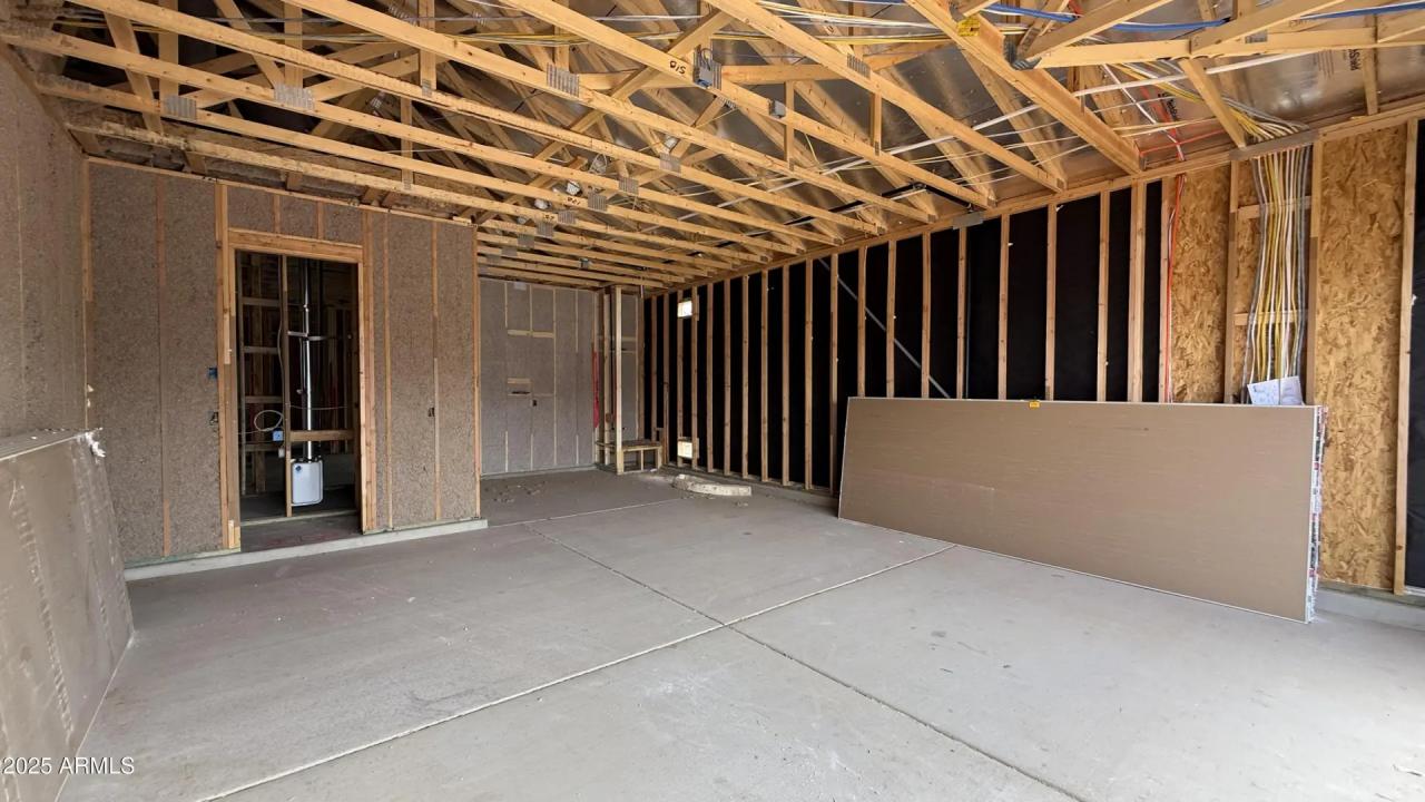 Real Estate Picture 9