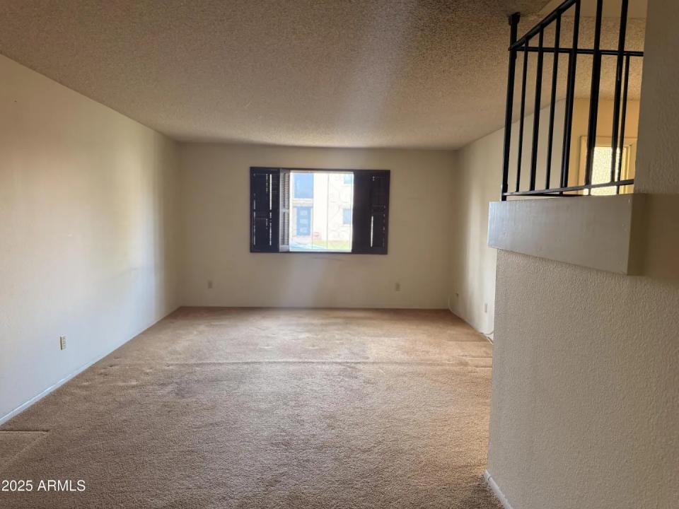Real Estate Picture 4