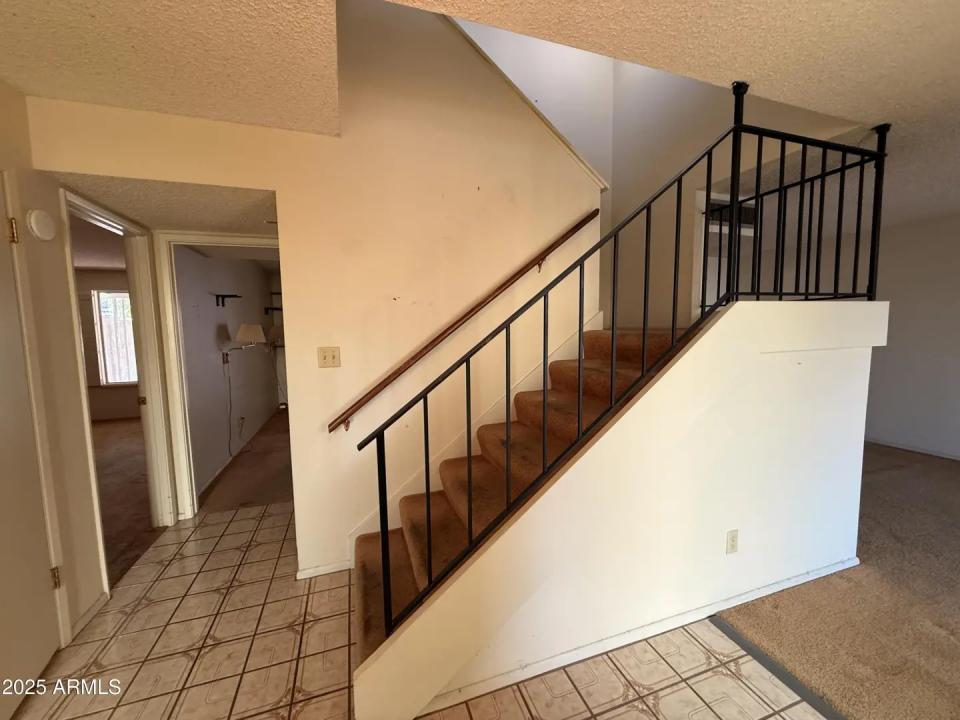 Real Estate Picture 8