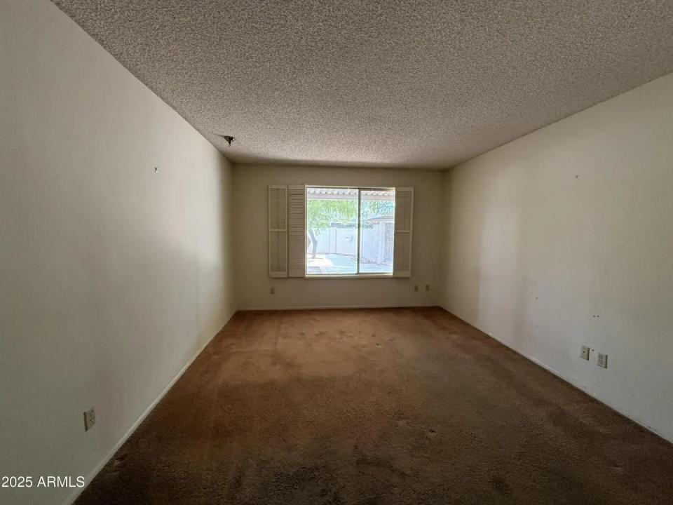 Real Estate Picture 15