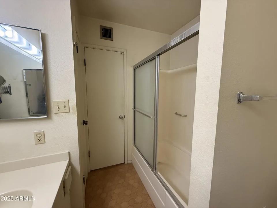 Real Estate Picture 32